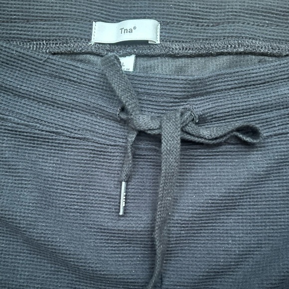 ❌SOLD❌ Aritzia TNA Leni Wafflex pants 🎀 size L - Picture 4 of 8